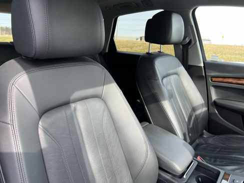 Used 2018 Audi Q5 2.0T Premium Plus w/ Premium Plus Package image 35