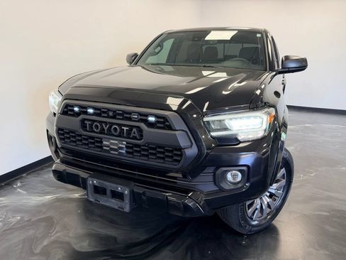 Used 2020 Toyota Tacoma Limited AWD/4WD image 21
