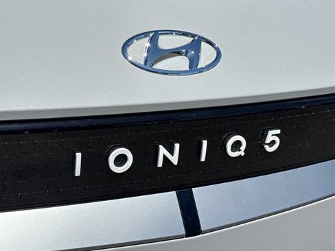 Used 2024 Hyundai Ioniq 5 SE RWD image 11