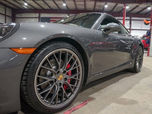 Used 2019 Porsche 911 Carrera S image 25