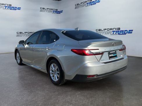 Used 2025 Toyota Camry LE w/ Convenience Package FWD image 7
