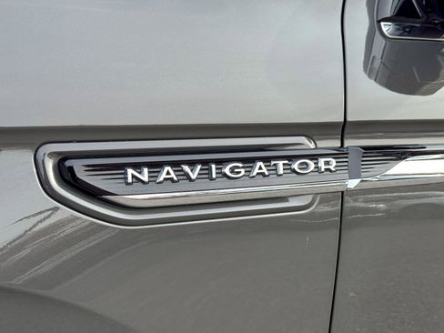 Used 2022 Lincoln Navigator Black Label image 12