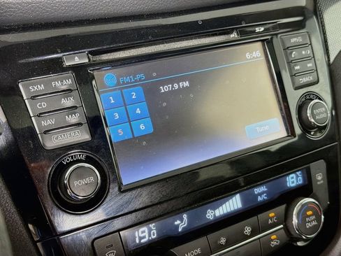 Used 2016 Nissan Rogue SL AWD/4WD image 15