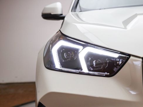 Used 2025 BMW X1 xDrive28i w/ Convenience Package image 5