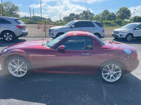 Used 2009 MAZDA MX-5 Miata Touring w/ Suspension Pkg RWD image 3