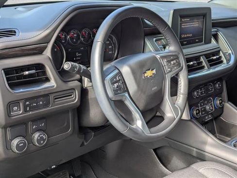 Used 2024 Chevrolet Suburban LS RWD image 9