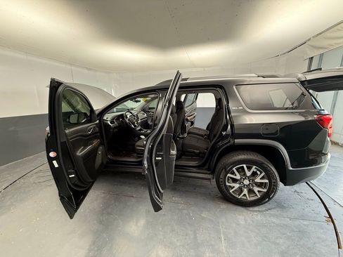 Used 2020 GMC Acadia SLE w/ Driver Convenience Package image 18