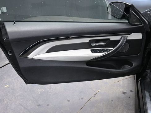 Used 2016 BMW M4 Convertible image 11