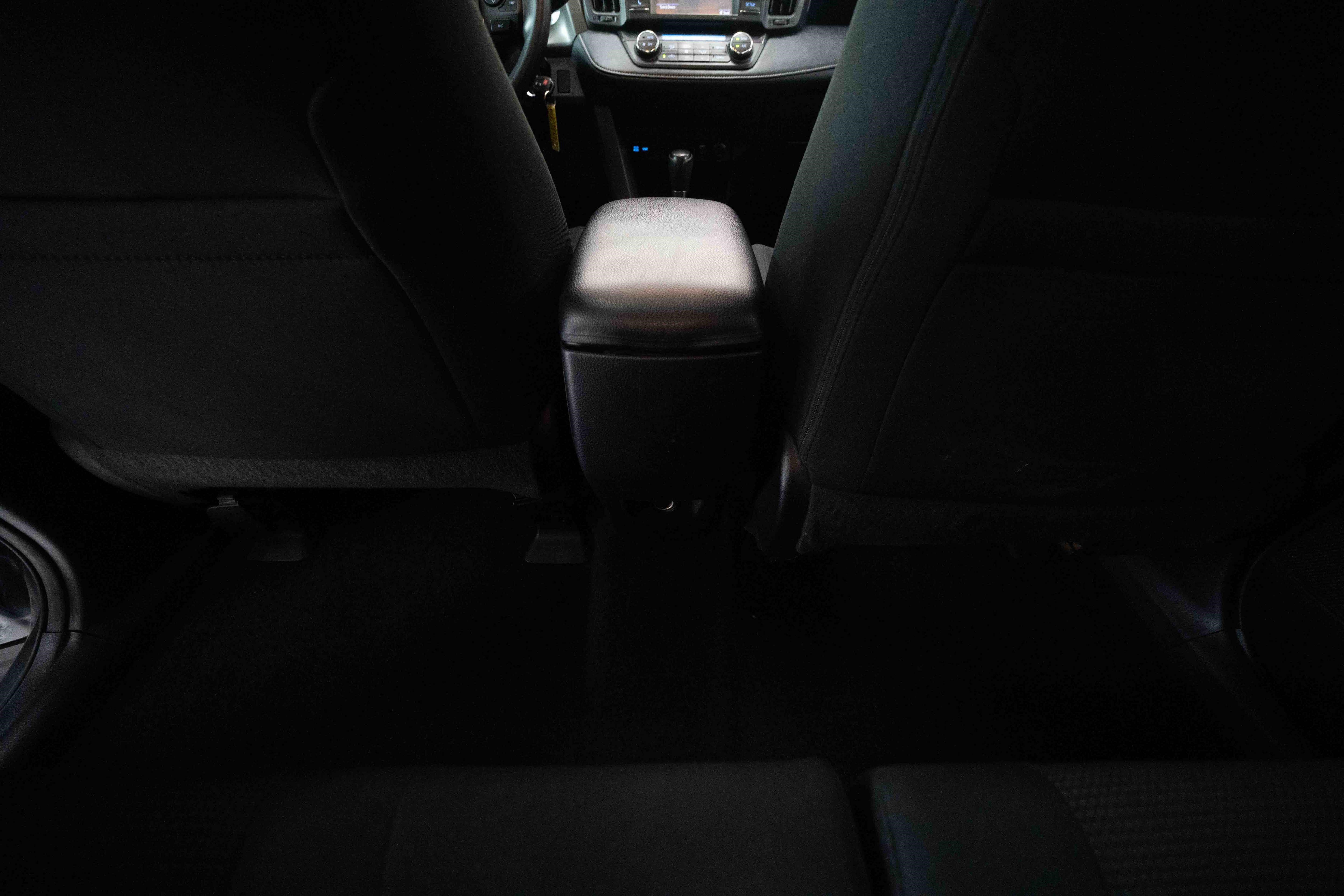 Used 2018 Toyota RAV4 XLE AWD/4WD image 22
