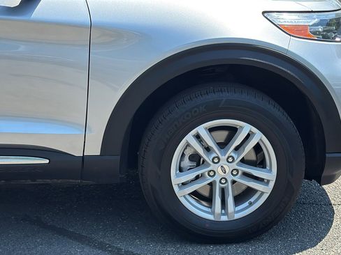 Used 2023 Ford Explorer XLT AWD/4WD image 10
