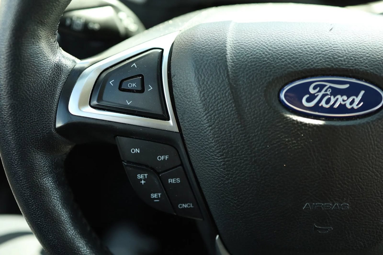 Used 2020 Ford Edge SEL FWD image 16