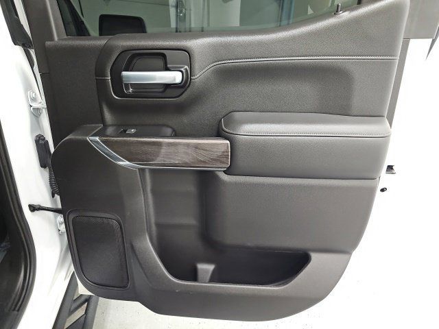 Used 2020 Chevrolet Silverado 1500 LTZ AWD/4WD image 34