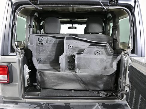 Used 2020 Jeep Wrangler Sport image 17