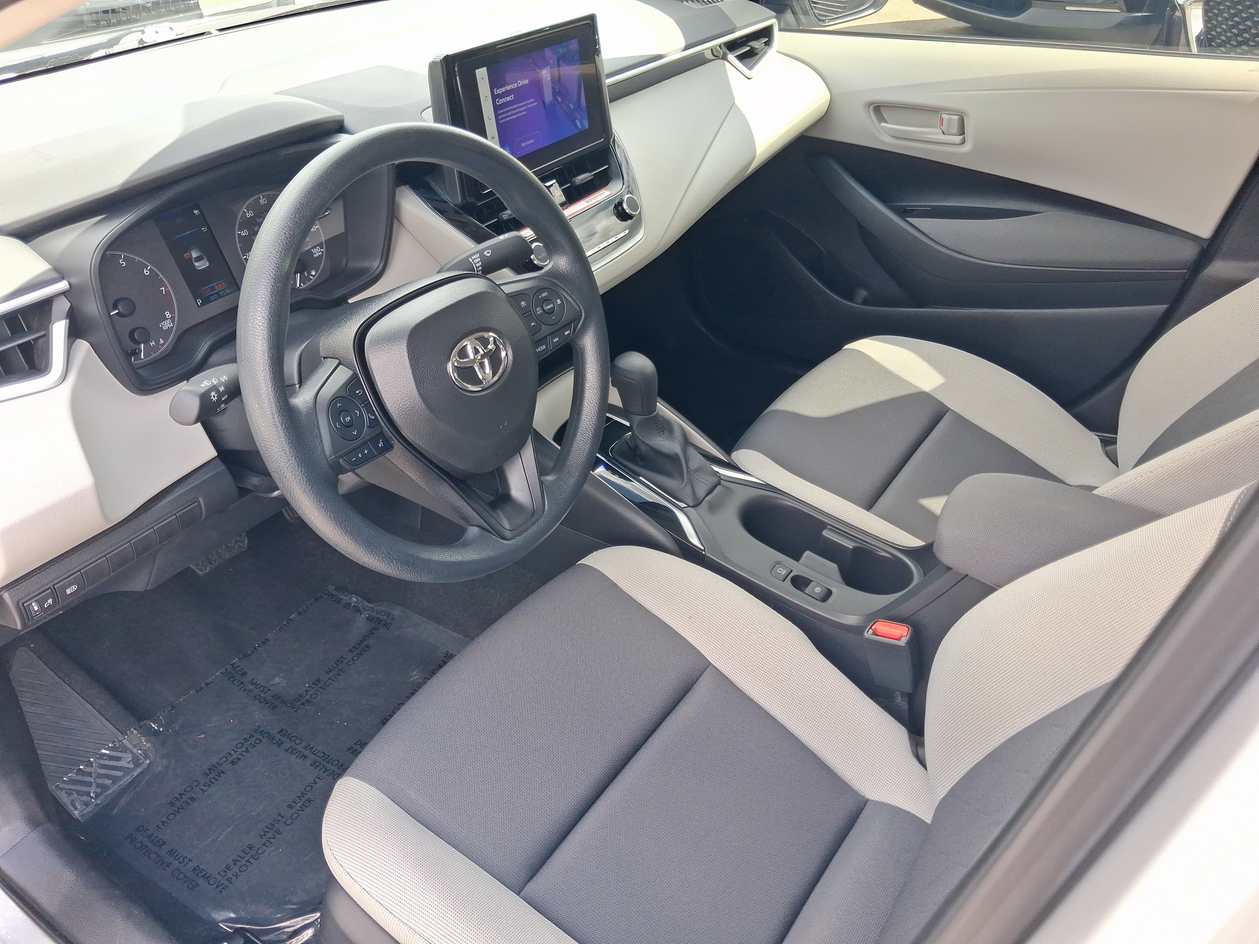 Used 2025 Toyota Corolla LE FWD image 9