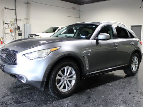 Used 2017 INFINITI QX70 2WD w/ Premium Package image 7