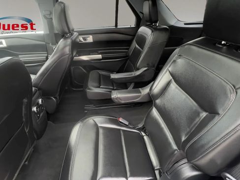 Used 2023 Ford Explorer XLT w/ Equipment Group 202A AWD/4WD image 26
