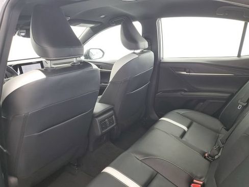 Used 2025 Toyota Camry SE w/ Convenience Package FWD image 13
