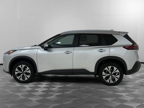 Used 2022 Nissan Rogue SV w/ SV Premium Package AWD/4WD image 2