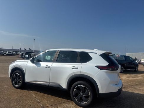 Certified 2024 Nissan Rogue SV AWD/4WD image 12