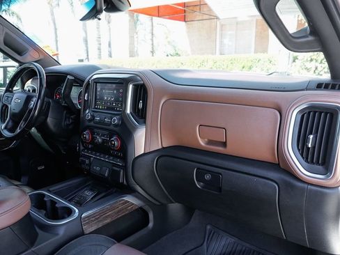Used 2019 Chevrolet Silverado 1500 High Country w/ Technology Package image 40