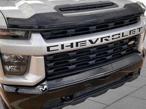 Used 2022 Chevrolet Silverado 2500 Custom w/ Custom Value Package AWD/4WD image 29