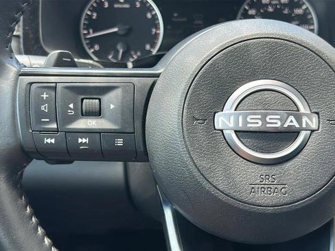 Used 2025 Nissan Pathfinder SV AWD/4WD image 33