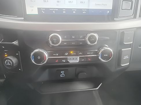 Used 2022 Ford F150 XLT w/ Equipment Group 302A High AWD/4WD image 14