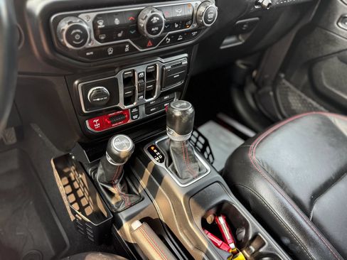Used 2021 Jeep Wrangler Unlimited Rubicon AWD/4WD image 23