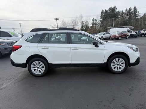 Used 2018 Subaru Outback 2.5i image 2