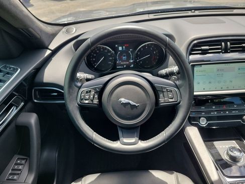 Used 2020 Jaguar F-PACE Premium AWD/4WD image 16