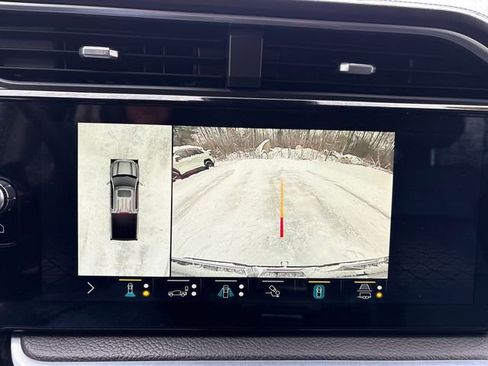 Used 2022 GMC Sierra 1500 Denali w/ Technology Package AWD/4WD image 32