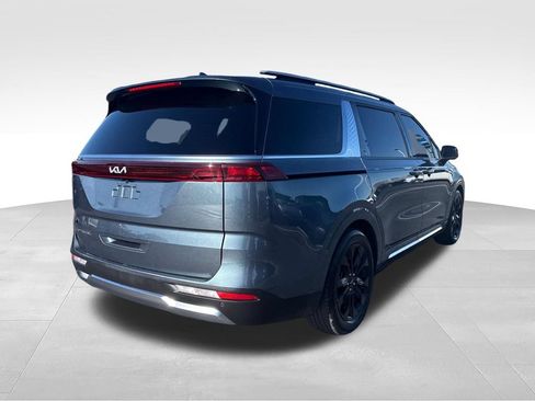 Used 2022 Kia Carnival SX FWD image 6