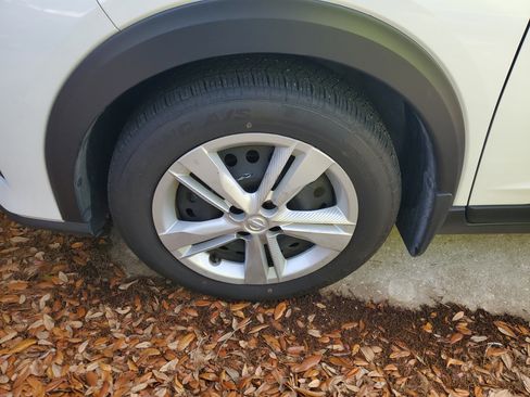 Used 2024 Nissan Kicks S image 4