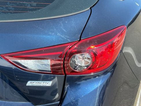 Used 2016 MAZDA MAZDA3 i Touring w/ Popular Equipment Package image 17