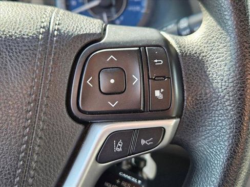 Used 2018 Toyota Sienna LE FWD image 12