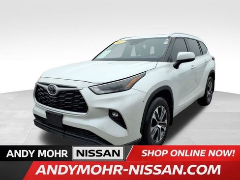 Used 2022 Toyota Highlander XLE image 4