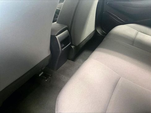 Used 2022 Toyota Corolla LE FWD image 27
