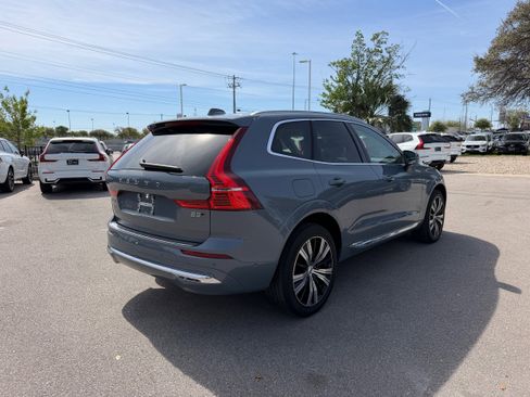 Certified 2023 Volvo XC60 B5 Plus w/ Climate Package image 6
