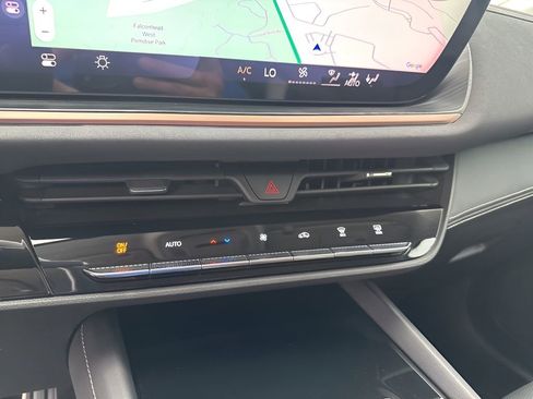 Used 2025 Buick Envision Sport Touring image 36