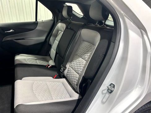 Used 2018 Chevrolet Equinox LS image 5