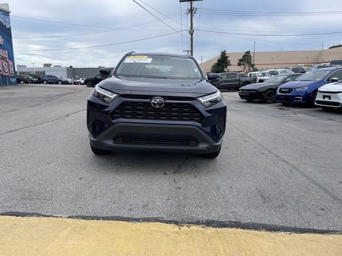 Used 2025 Toyota RAV4 XLE w/ Convenience Package AWD/4WD image 5