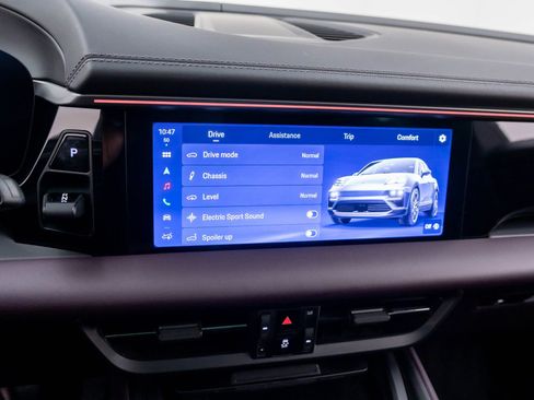 Certified 2025 Porsche Macan 4 Electric AWD/4WD image 27