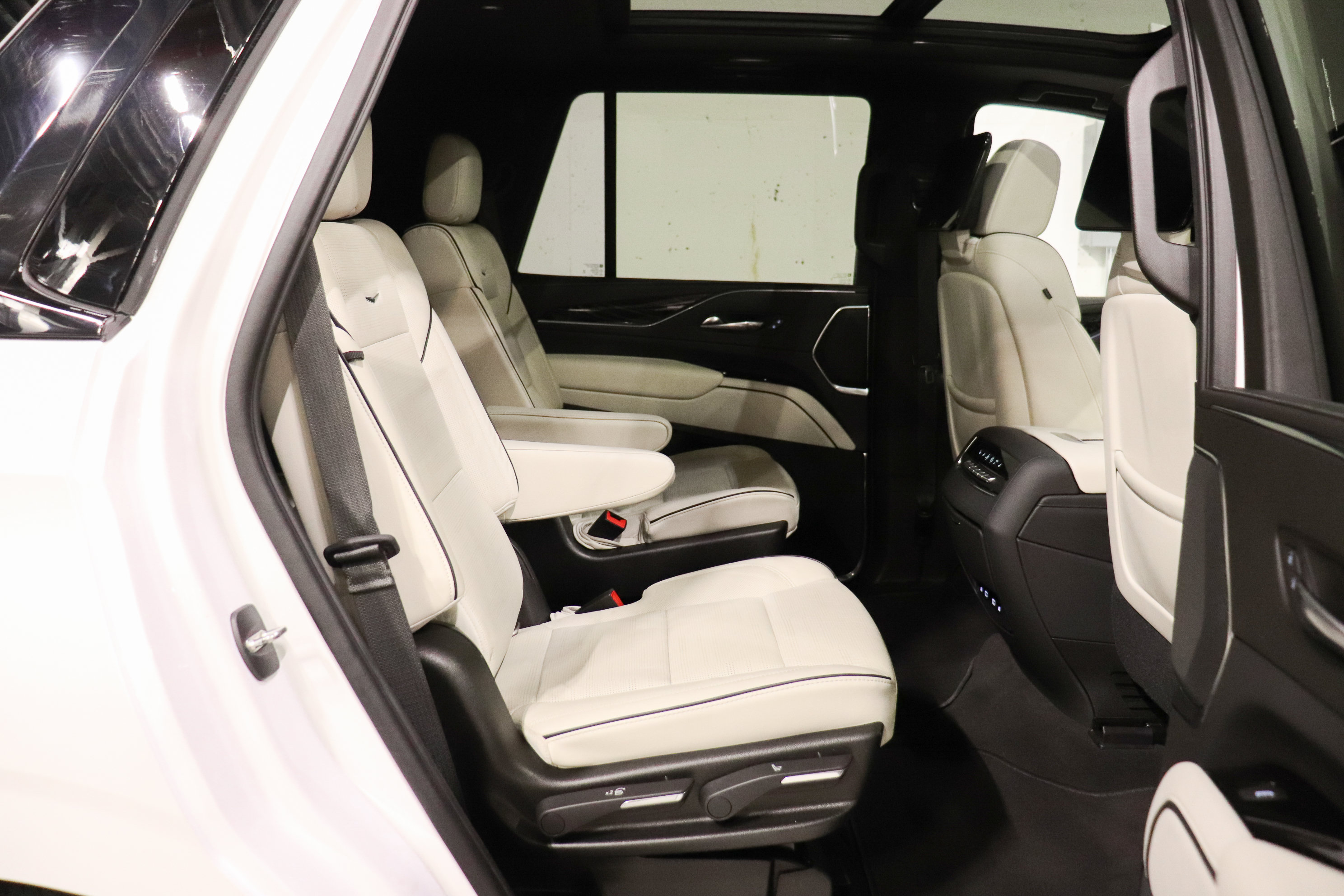 Used 2021 Cadillac Escalade Sport AWD/4WD image 22