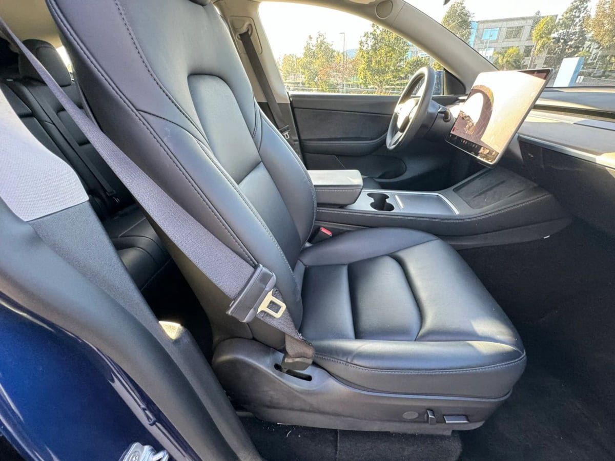 Used 2023 Tesla Model Y Long Range AWD/4WD image 38