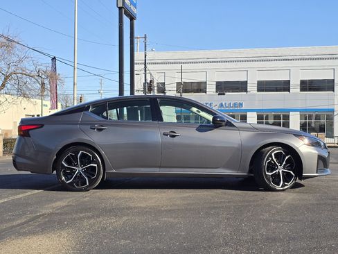 Used 2024 Nissan Altima 2.5 SR image 20