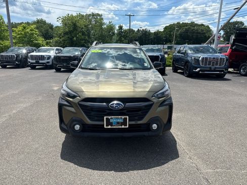 Used 2024 Subaru Outback Premium AWD/4WD image 8
