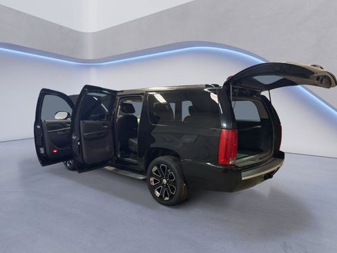 Used 2013 Cadillac Escalade ESV Luxury AWD/4WD image 10