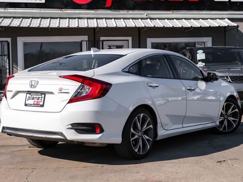 Used 2019 Honda Civic Touring image 9