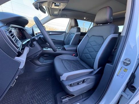 New 2026 Volkswagen Atlas Peak Edition image 32