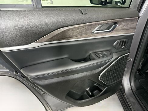 Used 2022 Jeep Grand Cherokee Limited 4xe w/ Luxury Tech Group II AWD/4WD image 27